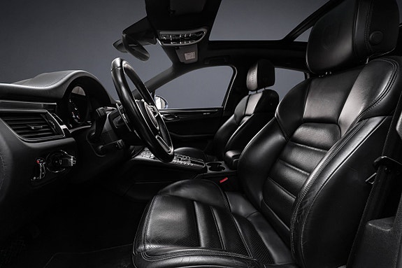 Porsche Macan 20 of 30