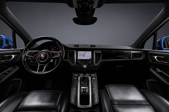 Porsche Macan 18 of 30