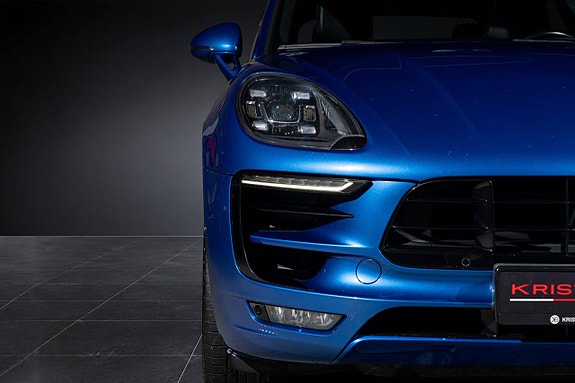 Porsche Macan 8 of 30