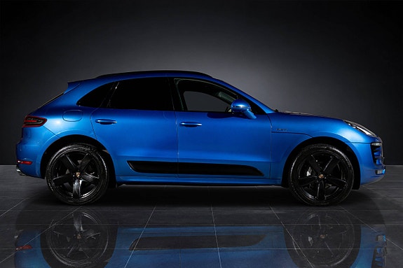 Porsche Macan 12 of 30