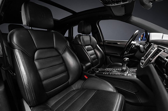 Porsche Macan 14 of 30