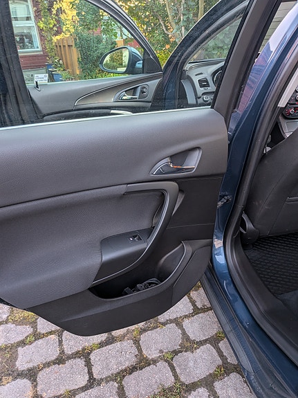 Opel Insignia 8 of 16