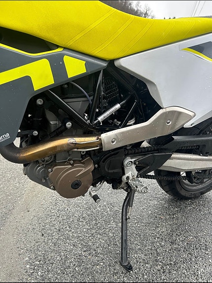 Husqvarna 701 Supermoto 9 of 16