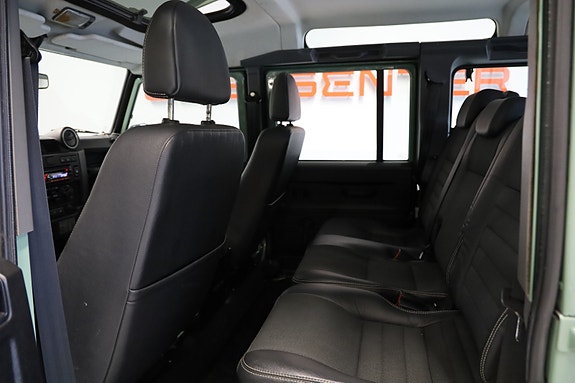 Land Rover Defender 110 12 of 18