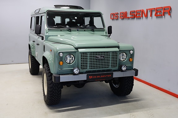 Land Rover Defender 110 2 of 18