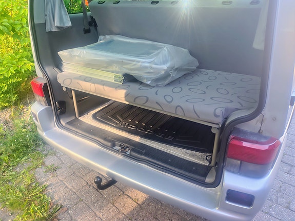 Volkswagen Multivan 12 of 16