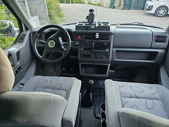 Volkswagen Multivan 3 of 16