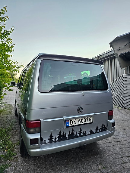 Volkswagen Multivan 9 of 16