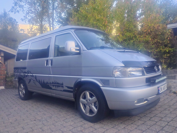 Volkswagen Multivan 2 of 16