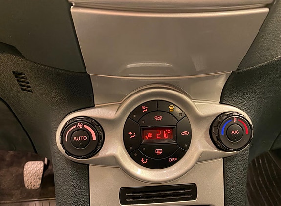 Ford Fiesta 12 of 23