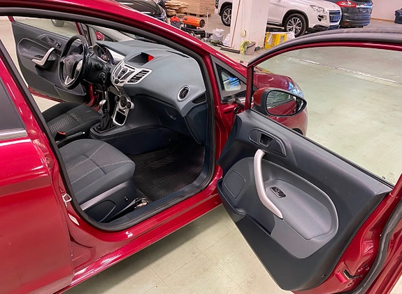 Ford Fiesta 15 of 23