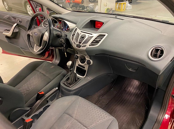 Ford Fiesta 11 of 23