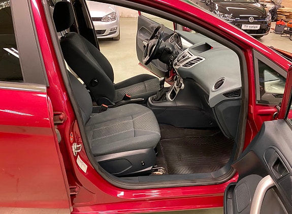 Ford Fiesta 14 of 23