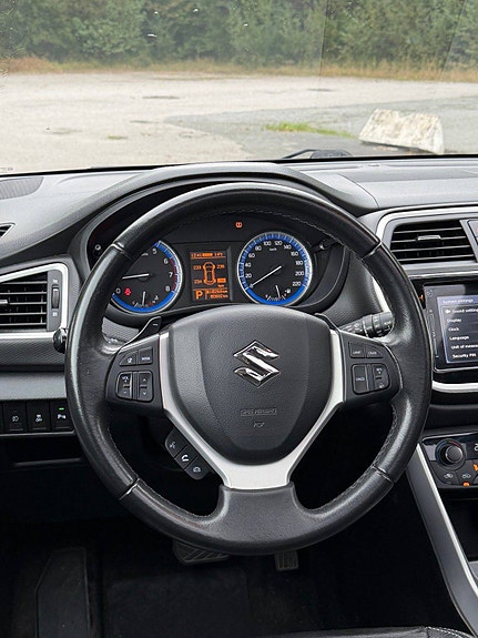 Suzuki SX4 S-Cross 11 of 14