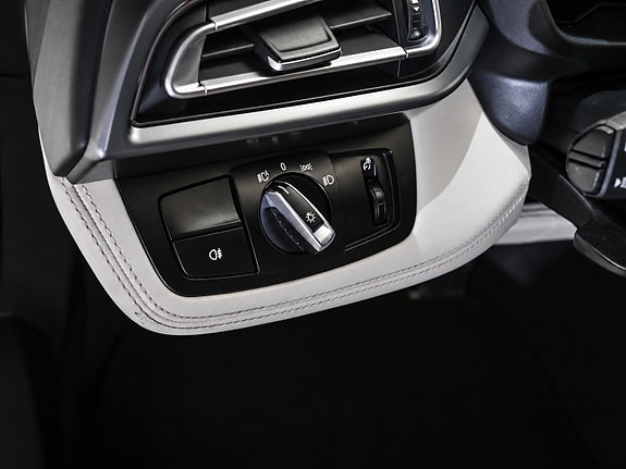 BMW i8 13 of 19