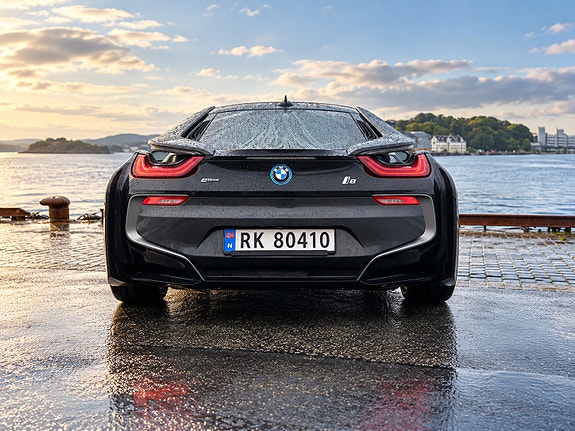 BMW i8 5 of 19