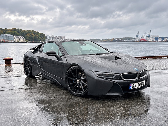 BMW i8 2 of 19