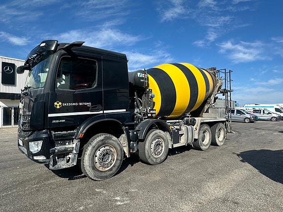 Mercedes-Benz Arocs 5 of 11