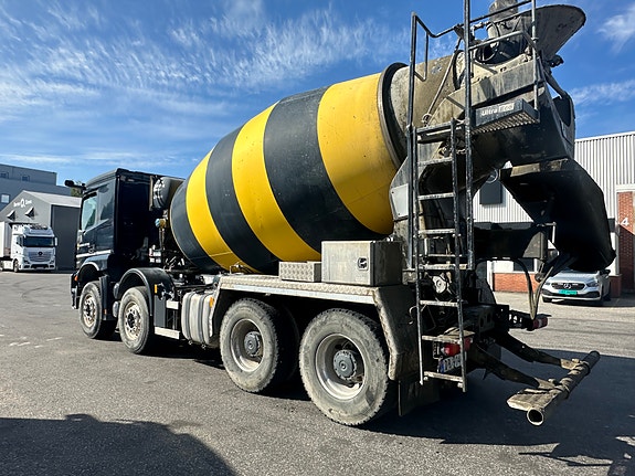Mercedes-Benz Arocs 6 of 11
