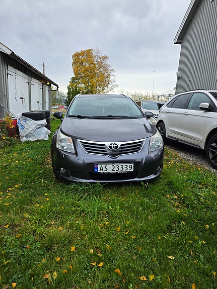 Toyota Avensis 3 of 15