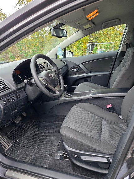 Toyota Avensis 11 of 15