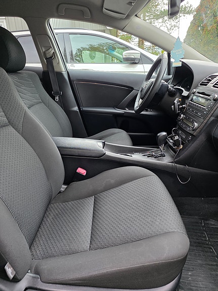 Toyota Avensis 8 of 15