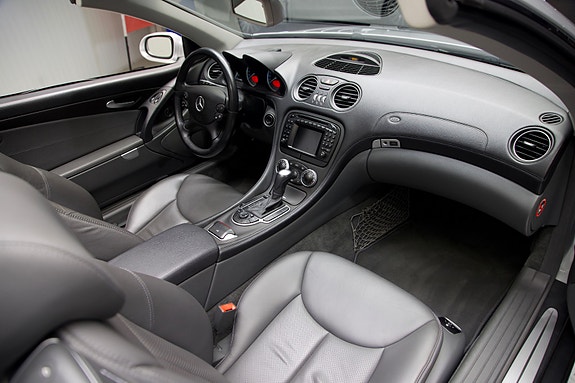 Mercedes-Benz SL500 4 of 23