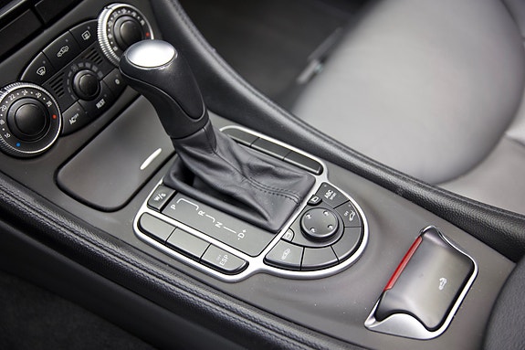 Mercedes-Benz SL500 17 of 23