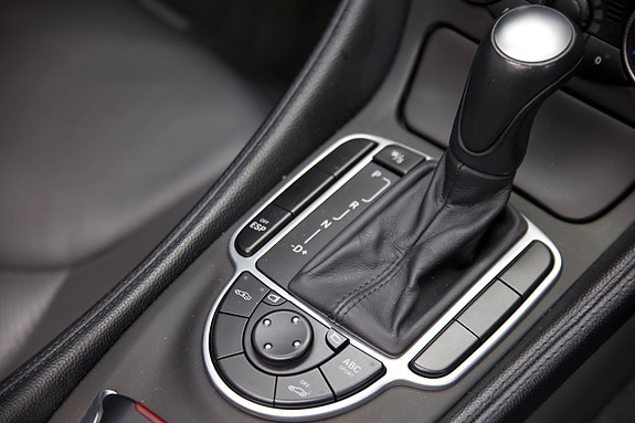 Mercedes-Benz SL500 11 of 23