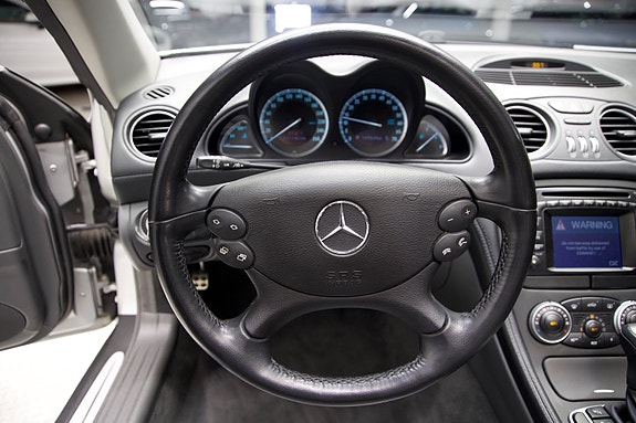 Mercedes-Benz SL500 18 of 23