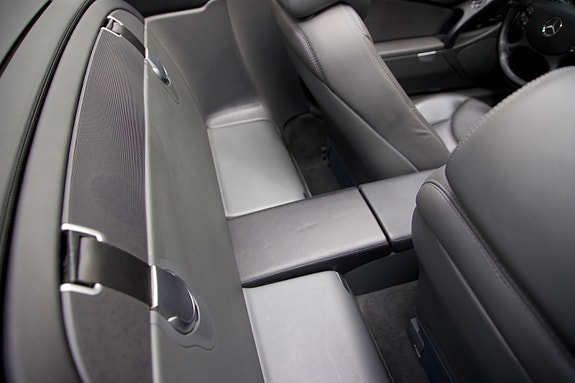 Mercedes-Benz SL500 12 of 23