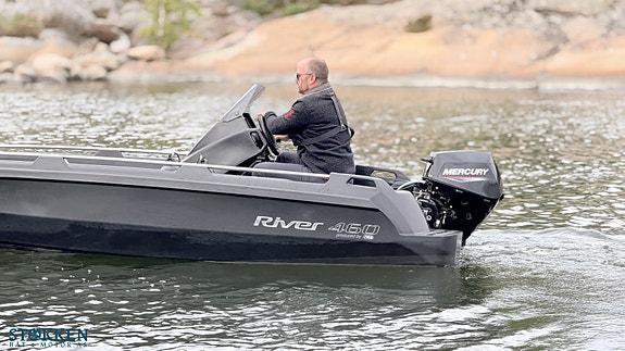 River 460 XR - Mercury 10hk (20hk) - Kartplotter 5 of 17