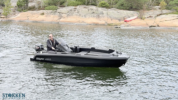 River 460 XR - Mercury 10hk (20hk) - Kartplotter 16 of 17