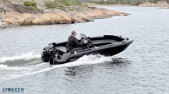 River 460 XR - Mercury 10hk (20hk) - Kartplotter 14 of 17