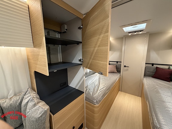 Adria ADORA 613 HT /Endebad /Alde /Enkle senger 14 of 21
