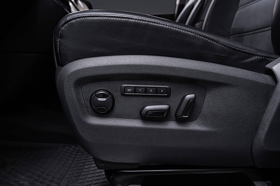 Volkswagen Multivan 30 of 30