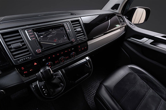 Volkswagen Multivan 19 of 30