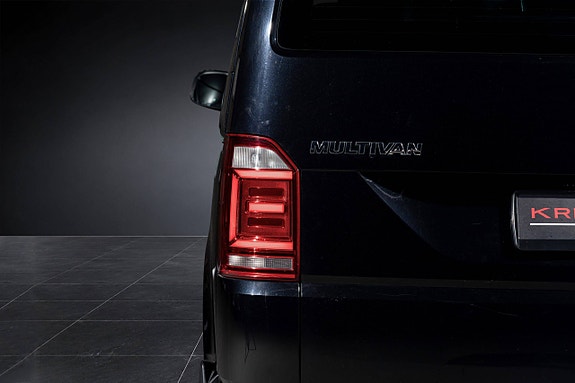 Volkswagen Multivan 9 of 30