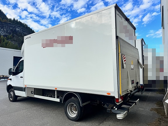 Mercedes-Benz Sprinter 4x4 Skapbil – 8 Pallers 4 of 16
