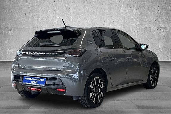 Peugeot e-208 9 of 30