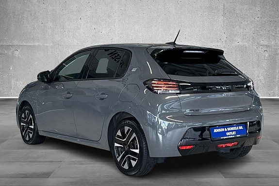Peugeot e-208 6 of 30