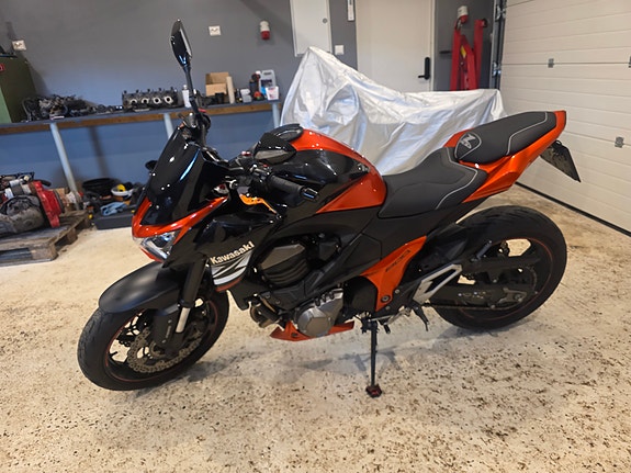 Kawasaki Z 800 2 of 16