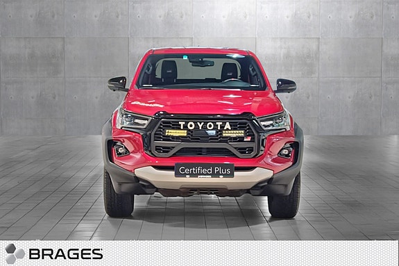 Toyota HiLux 9 of 30