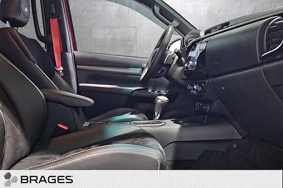 Toyota HiLux 29 of 30