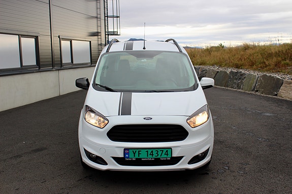 Ford Transit Courier 6 of 30