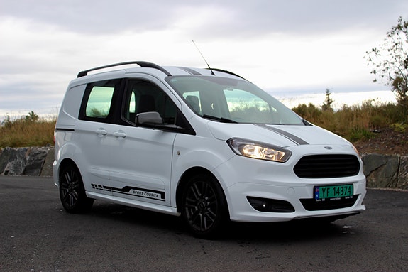 Ford Transit Courier 15 of 30