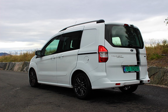 Ford Transit Courier 12 of 30