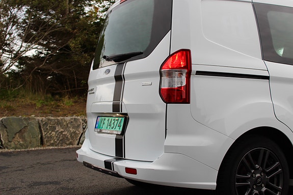 Ford Transit Courier 9 of 30