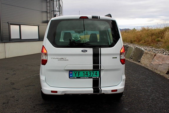 Ford Transit Courier 14 of 30