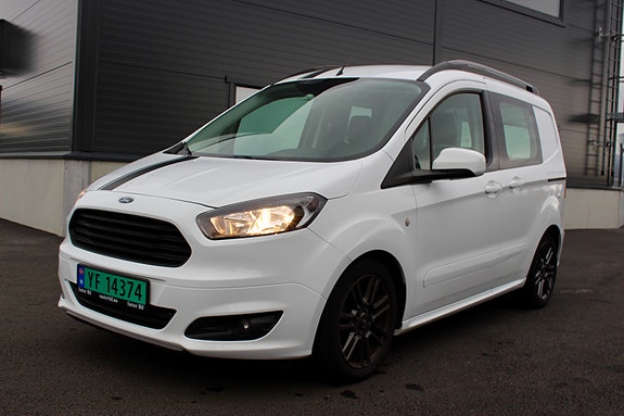 Ford Transit Courier 4 of 30